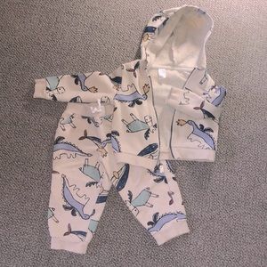 Carter’s 24M Matching Set